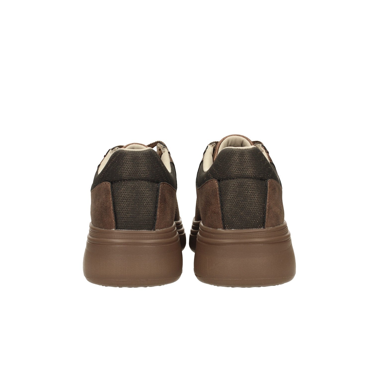 Sneakers total black. Tacco alto 4.5cm