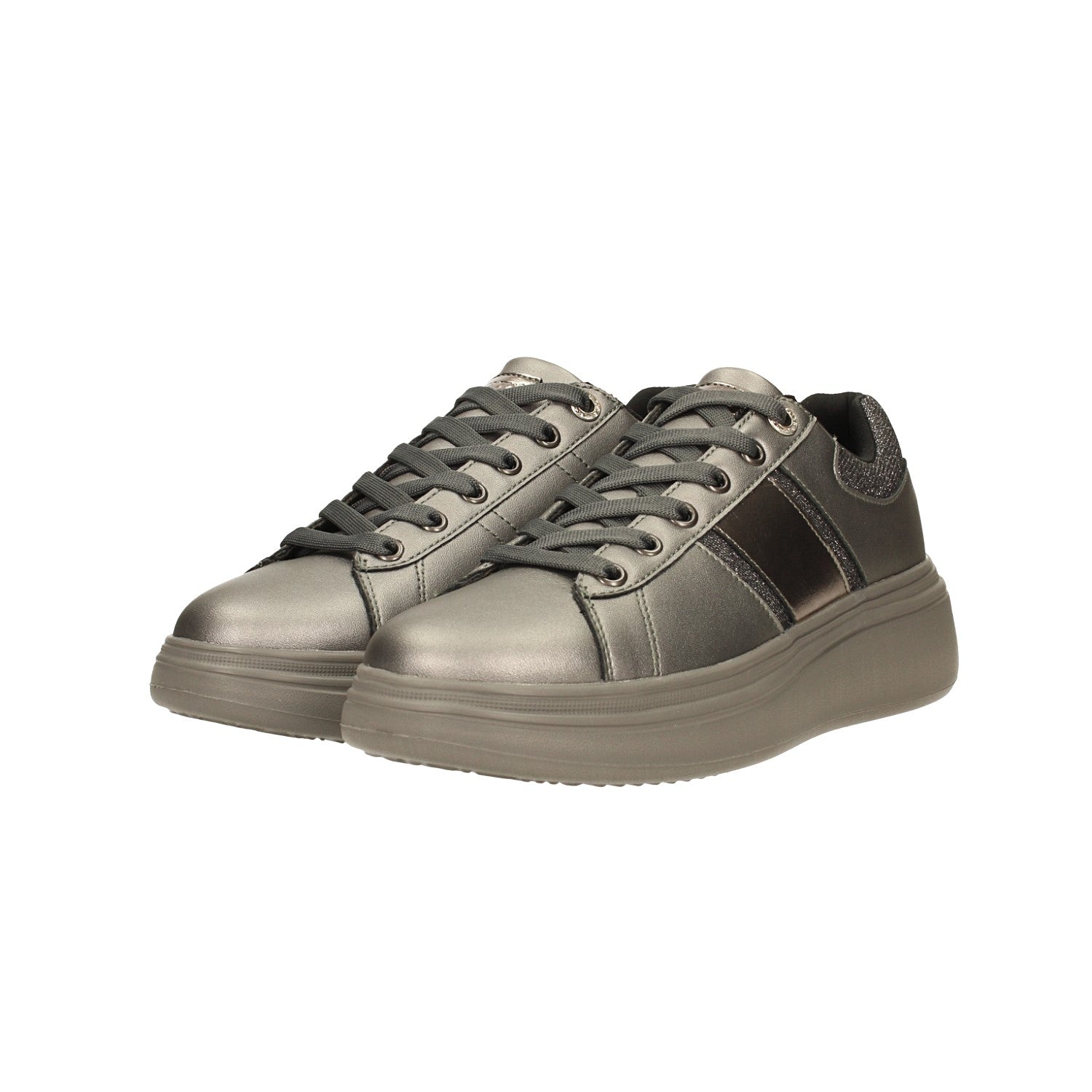 Sneakers total black. Tacco alto 4.5cm