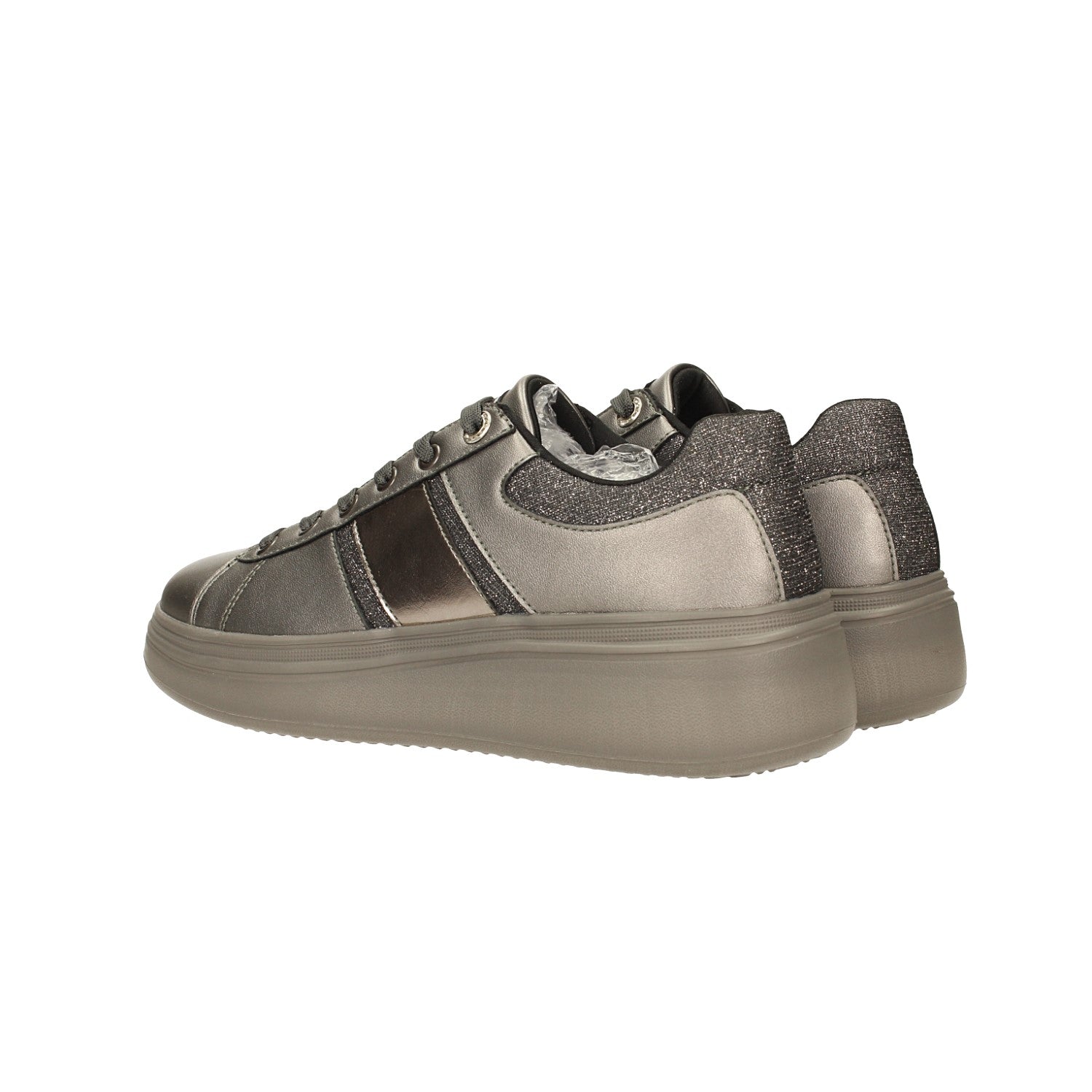 Sneakers total black. Tacco alto 4.5cm