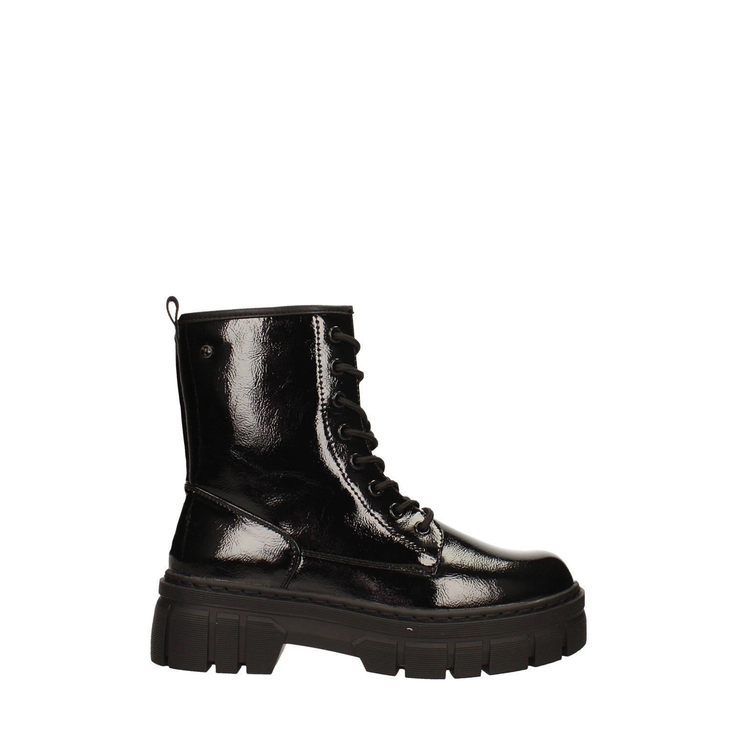 Anfibi in vernice con suola platform. Tacco alto 5cm