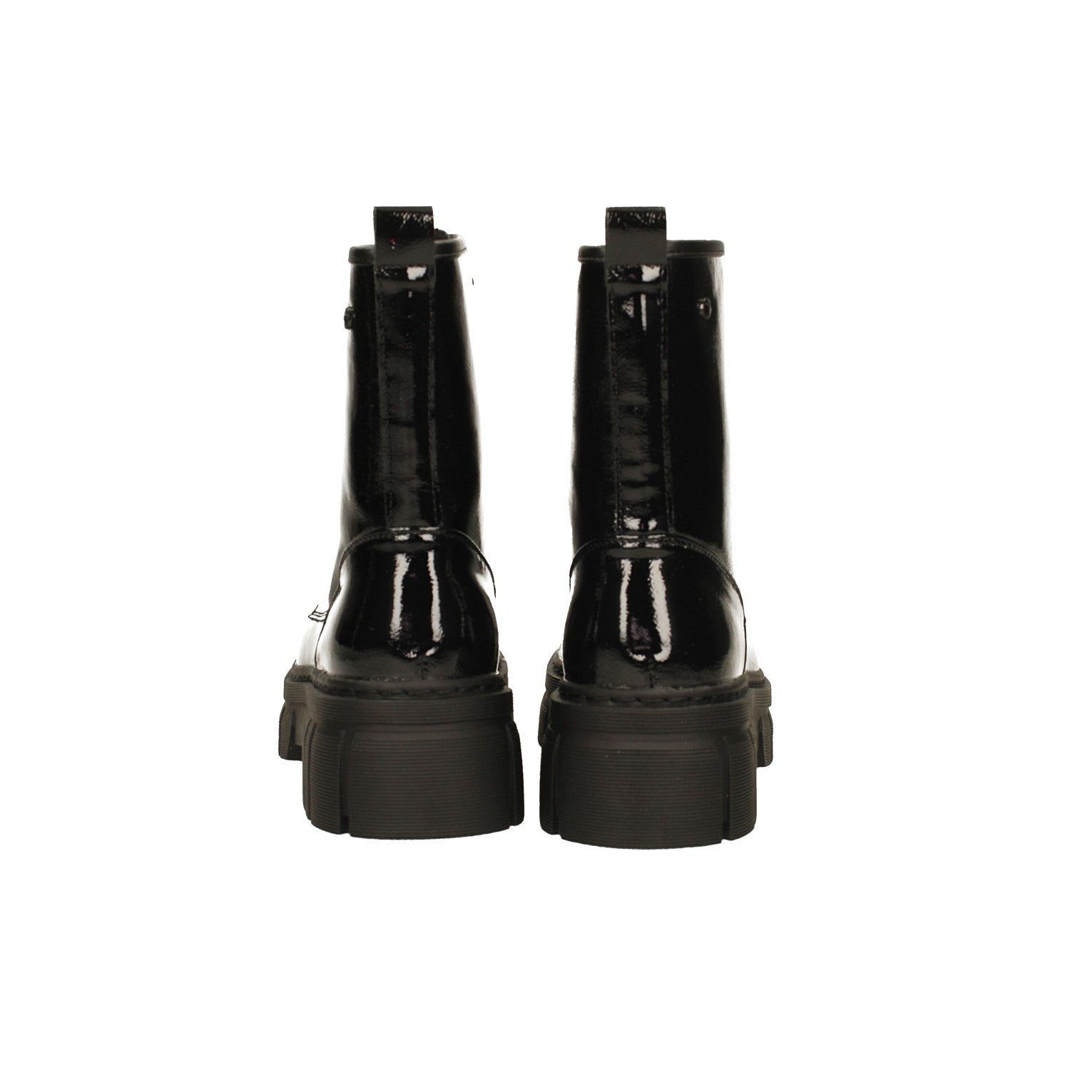Anfibi in vernice con suola platform. Tacco alto 5cm