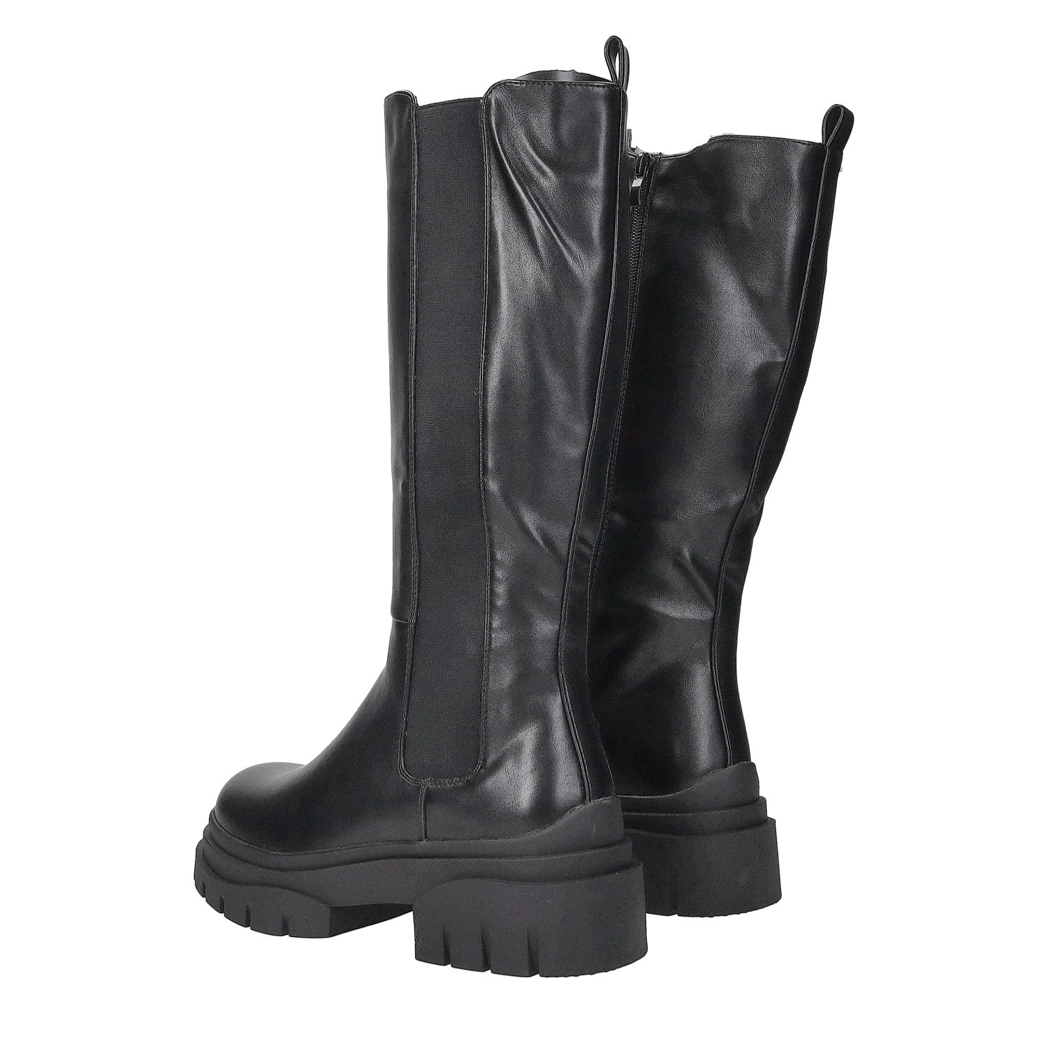 Stivali svasati. Tacco alto 4cm
