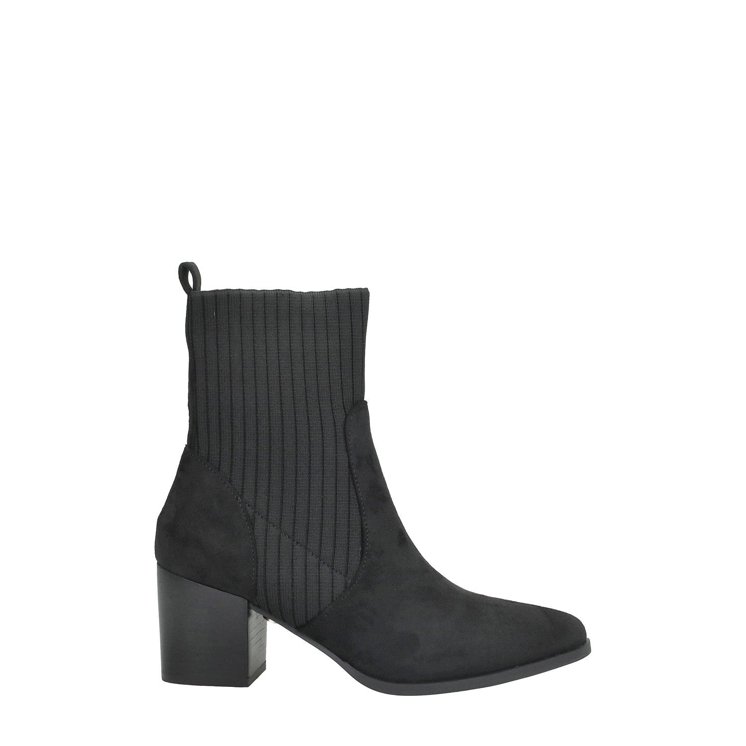 Stivaletti.Tacco alto 7cm